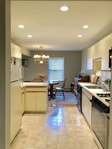 Foto del edificio - 88 Riverview Ct