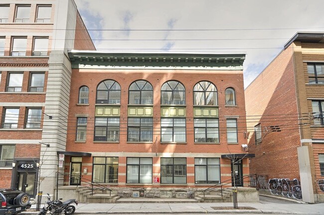Building Photo - 4521 Rue Clark
