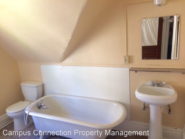 Foto del edificio - 2 br, 1 bath House - 276 West 12th Upper