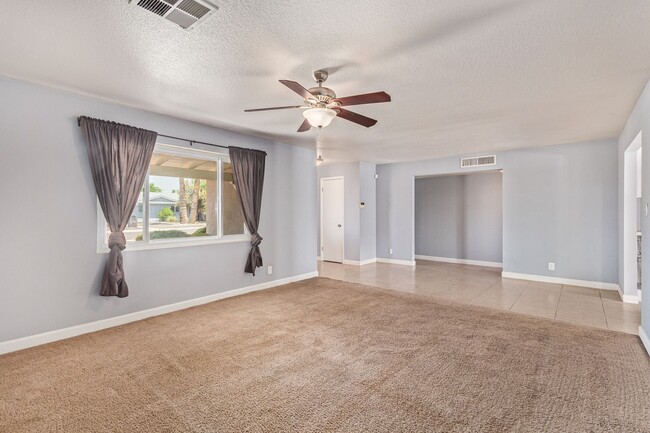 Building Photo - REMODELED 4 BED/2 BATH TEMPE HOME WITH POO...