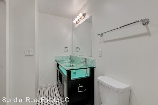Building Photo - 2 br, 2 bath Apartment - 3015 N. 22nd St. ...