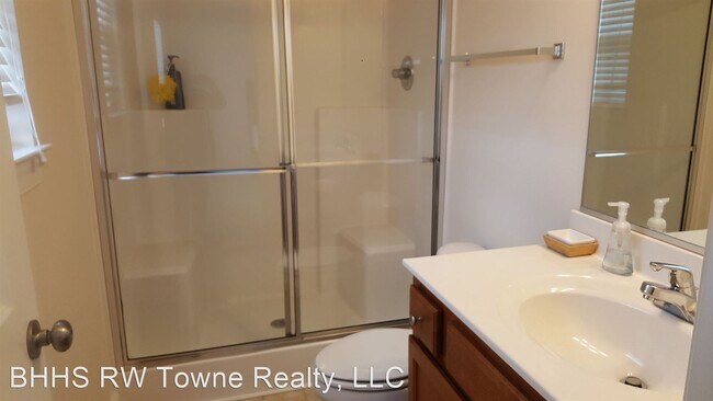 Building Photo - 3 br, 2.5 bath House - 3105 Conservancy Drive