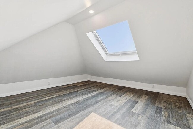 Building Photo - 13 Atlantic St