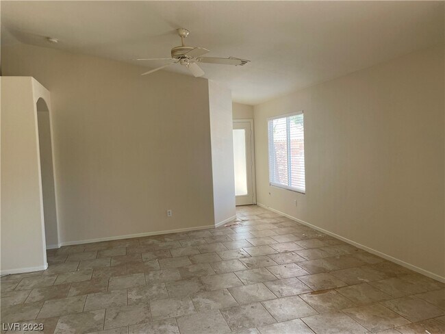 Building Photo - 2400 Miki Ct