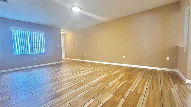 Foto del edificio - 2307 Lakeshore Blvd