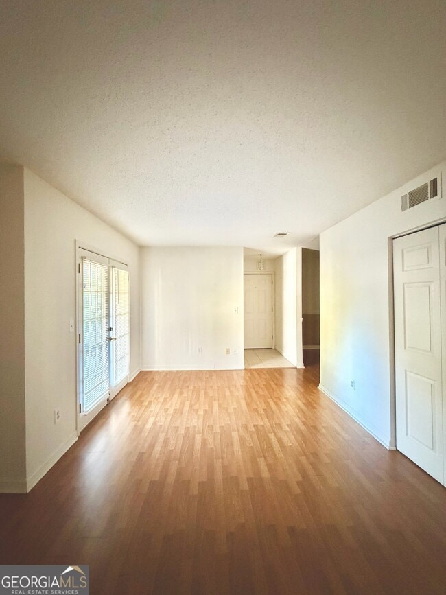 Foto del edificio - 3595 Woodbriar Cir