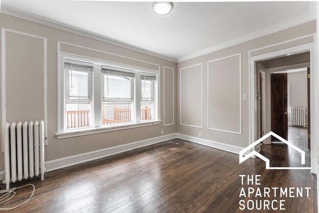 Building Photo - 1621 W Berwyn Ave