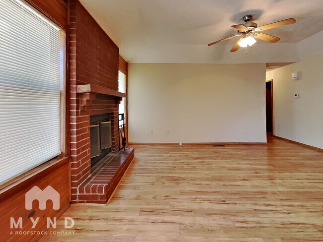 Building Photo - 3744 S Colgate Ave