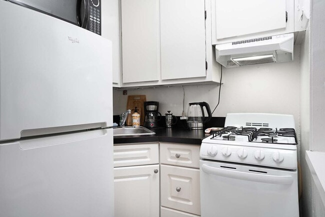 Foto del edificio - 328 E 74th St