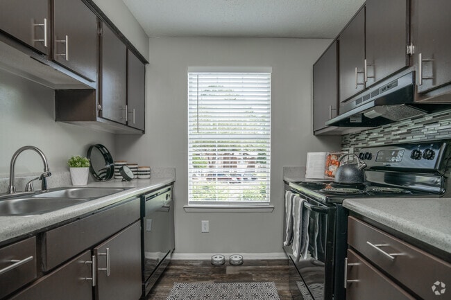 Interior Photo - Brooks Crossing Apartments