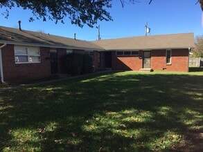 Building Photo - 541 N Belview Ave