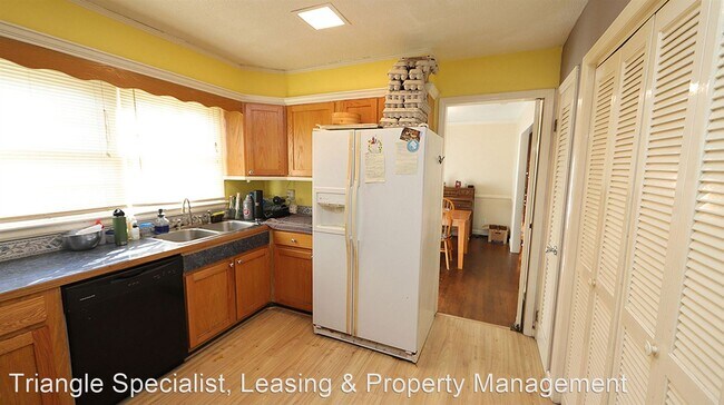 Building Photo - 4 br, 2.5 bath House - 3523 Racine Street