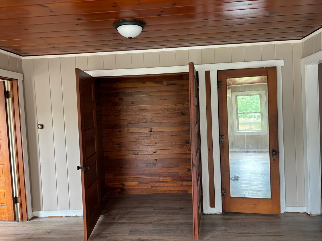 2107 Edith St Unit A, Murphysboro, IL 62966 Condo for Rent in