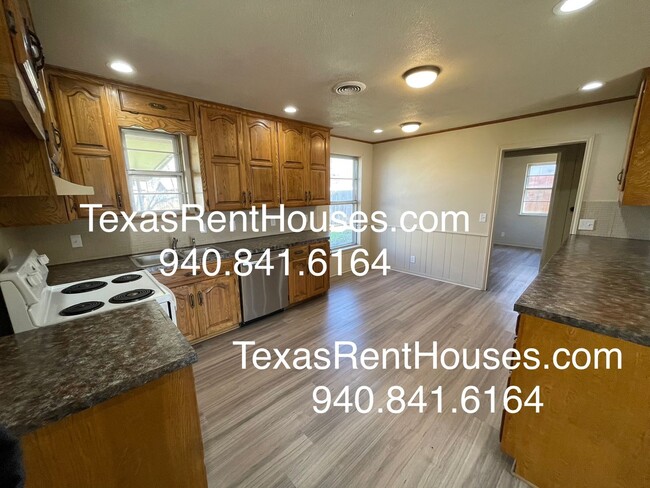 Foto del edificio - 3 Bedroom Home Near Lake Wichita Park and ...