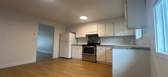 Foto del edificio - 750 N Main St