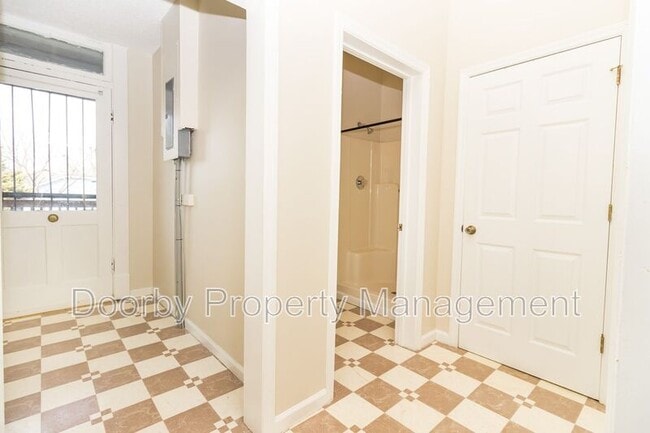 Building Photo - 1815 Bailey Ave