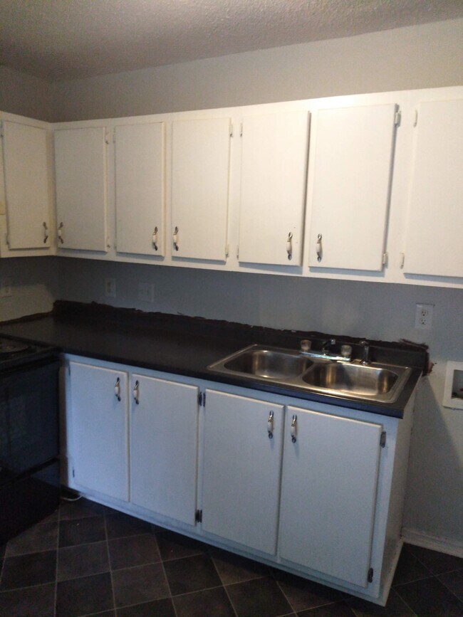Building Photo - 429 Wildwood Ave