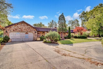 Building Photo - 9723 Elms Terrace