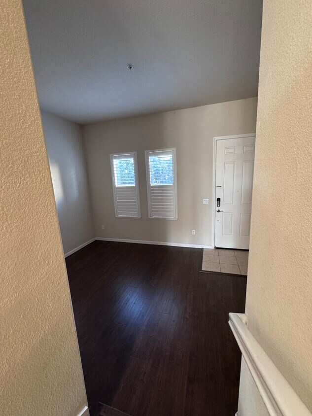 Foto principal - 1541 Fiesta Ln
