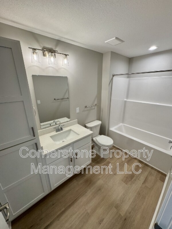 Foto del edificio - 8377 Valley Spring Dr