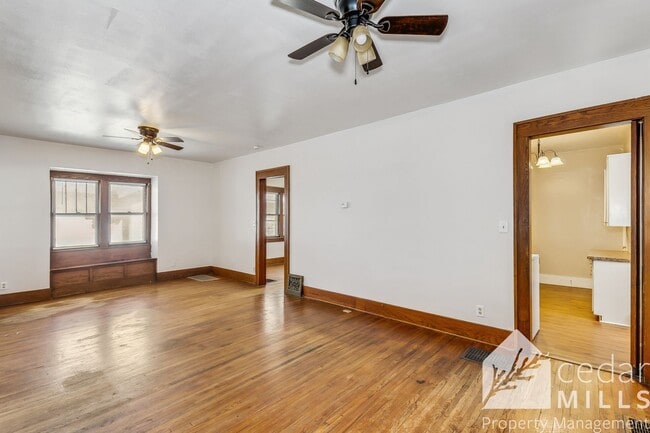 Building Photo - 130 S Charles St