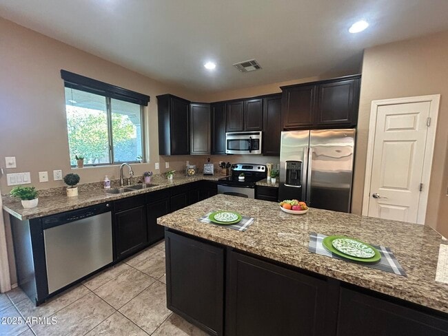 Building Photo - 8623 S 40th Dr