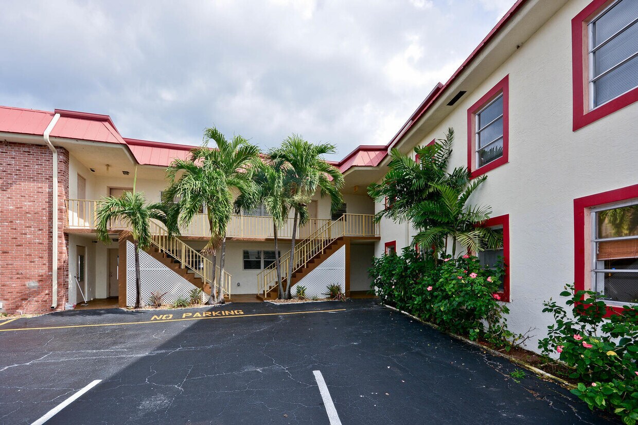 Primary Photo - 308 Southwind Ct