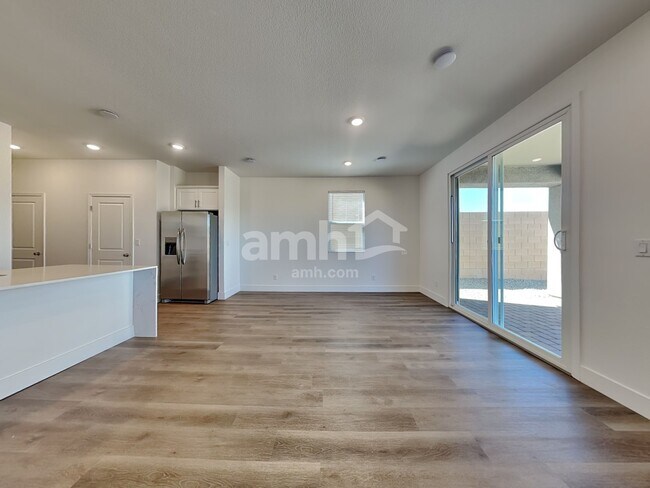 Building Photo - 11141 Magallanes St