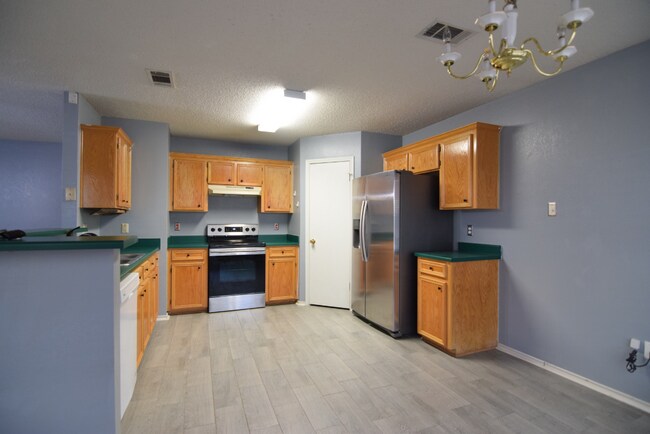 Foto del edificio - 2704 Windmill Dr