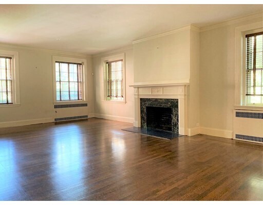Building Photo - 137 Sewall Ave