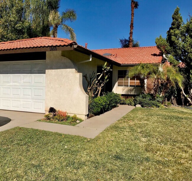 Foto del edificio - Colton Home in Cooley Ranch w/ Gardener Included