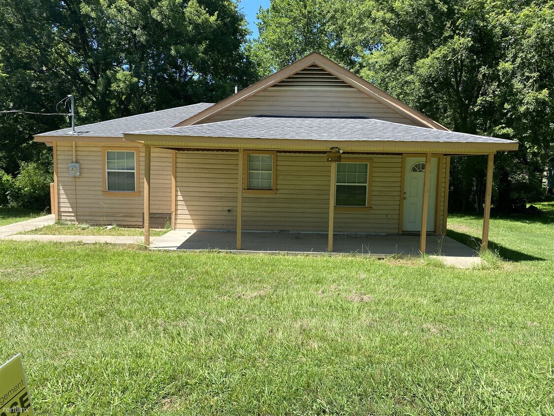 Primary Photo - 3 br, 2 bath House - 2105 Herbert St