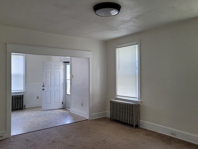 Living and Dinning Are - 59 E Goepp St
