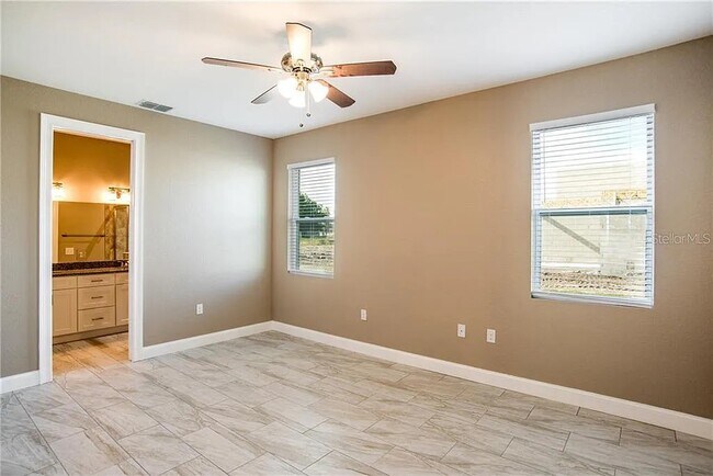 Foto del edificio - 5438 Lunn Landings Ave