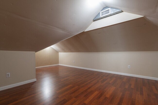 Building Photo - 4336 NE 49th Ave