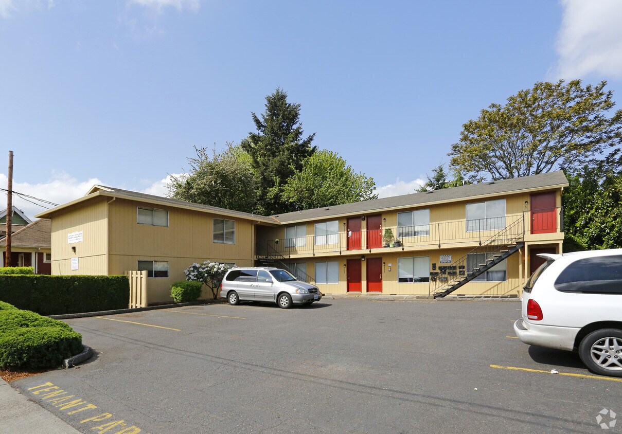 Patton Square Apartments 53195337 N Minnesota Ave Portland, OR