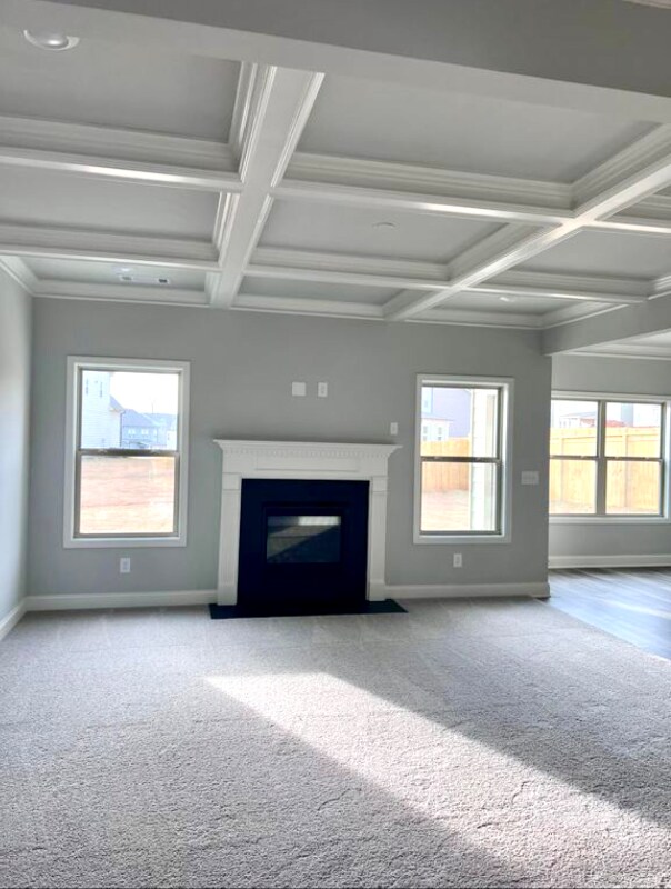 Foto del edificio - 4425 Silver Oak Dr
