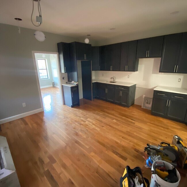 Building Photo - 305 Rockaway Pky