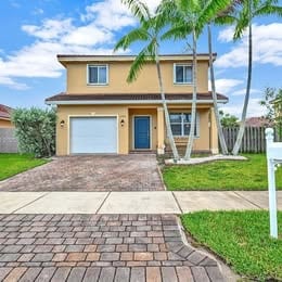 Foto principal - 8986 SW 214th Ter