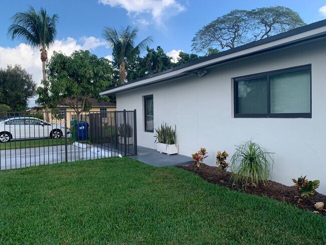 Foto del edificio - 9703 NW 5th Ave