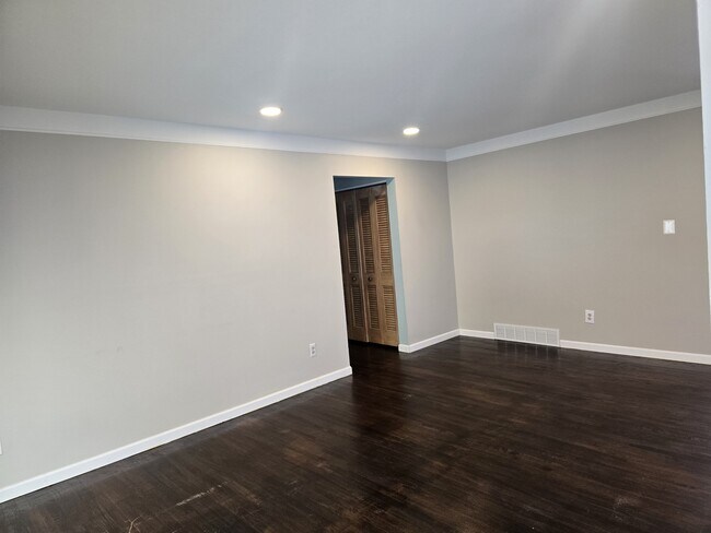 Foto del edificio - 1111 N Kenwood Ave