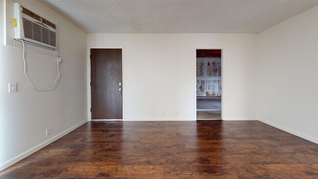 Building Photo - 2743 Gilmore Ln