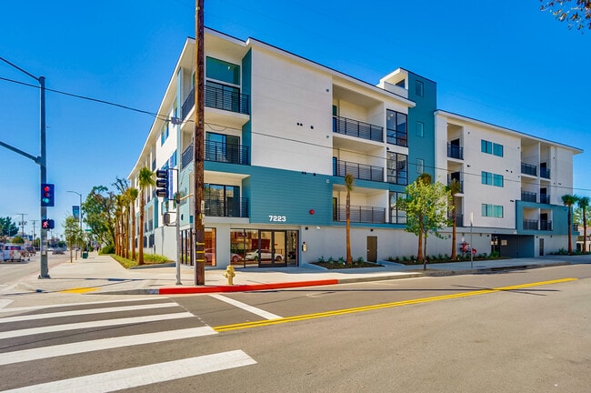 Building Photo - Tyrone Villas at Van Nuys