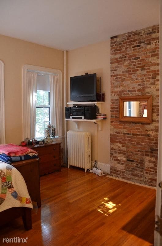 Primary Photo - 73 Revere St
