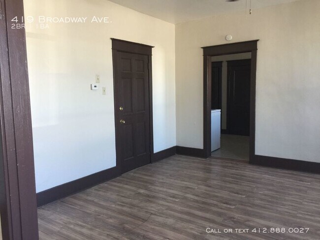 Foto del edificio - 2 bedroom 1st floor apartment Mckees Rocks