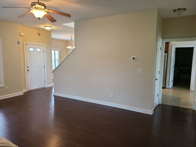 Foto del edificio - 4 Bedroom, 2.5 bath located in Everetts Cr...