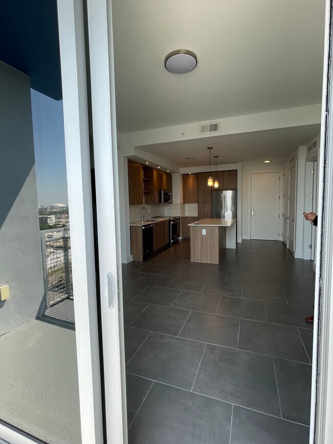 Foto del edificio - 250 NE 27th St