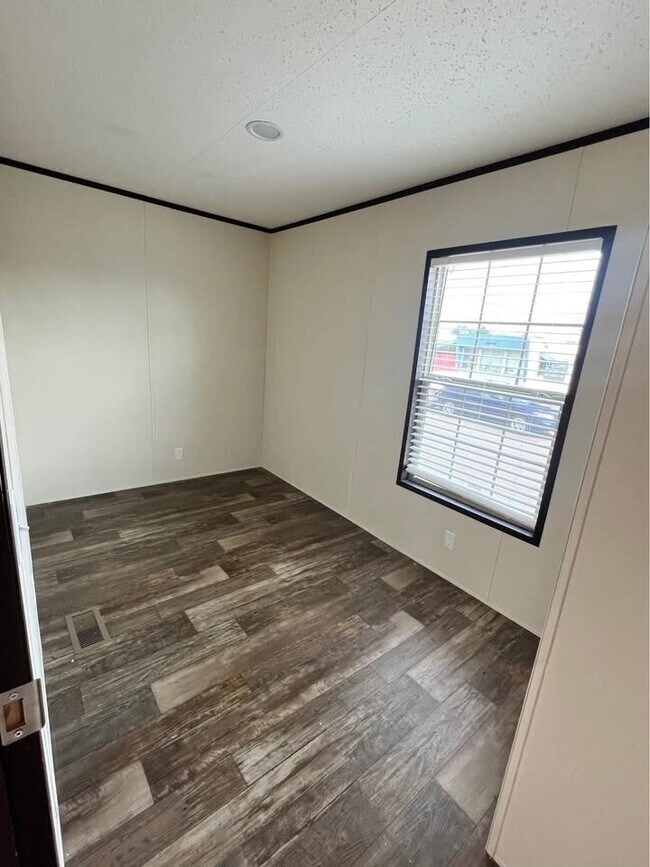 Building Photo - 123