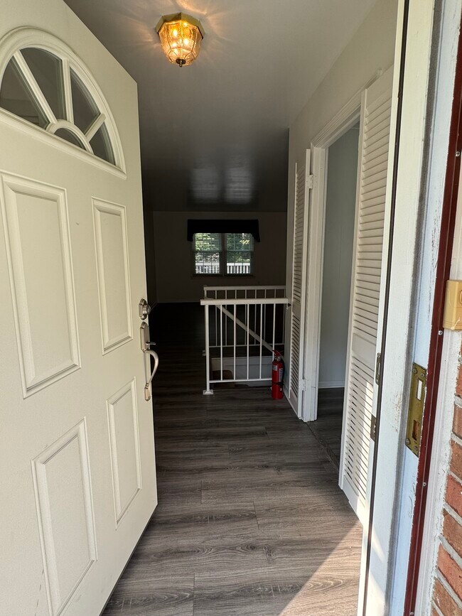 Photo - 3212 Manitoba Dr House