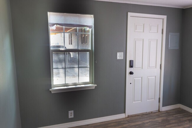 Foto del edificio - 1 Bed | 1 Bath in Midtown Tulsa!